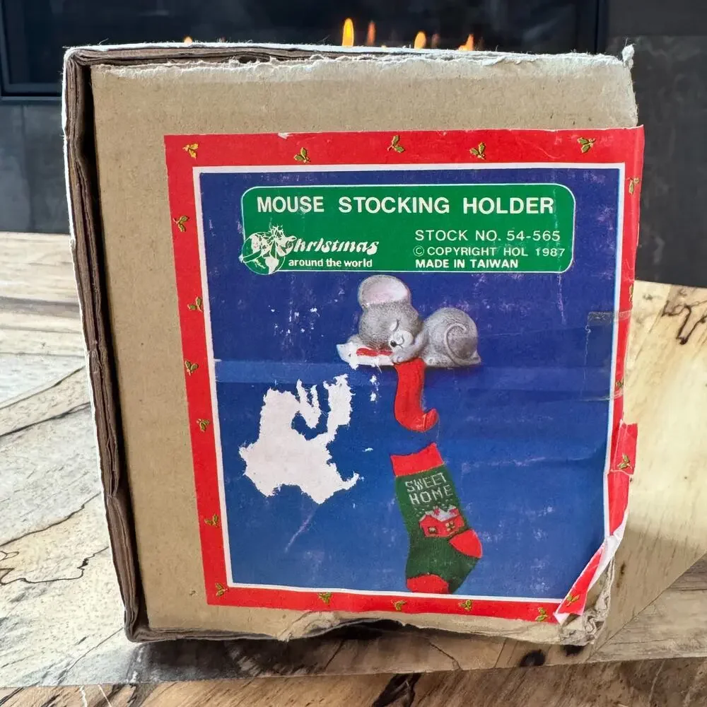 1987 Vintage Mouse Stocking Holder, House of Lloyd Christmas Around the World